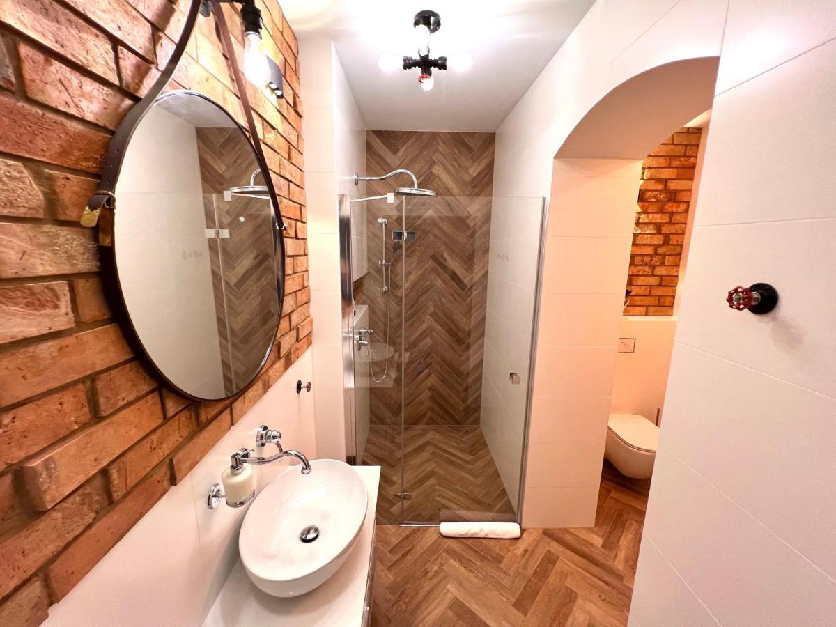 Brick Castle - Apartament Ulrich Wrocław Exteriör bild
