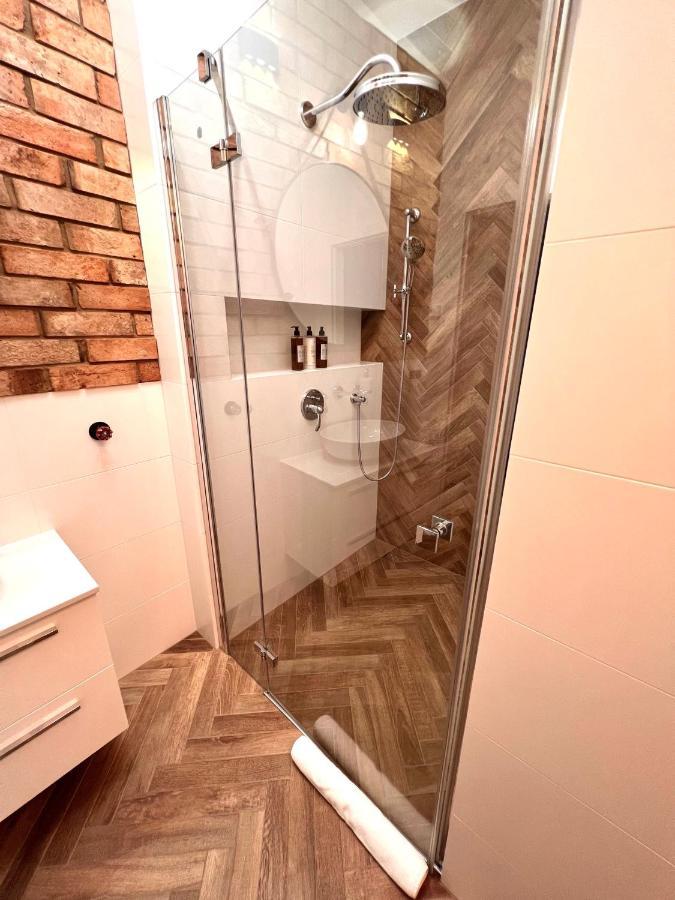Brick Castle - Apartament Ulrich Wrocław Exteriör bild